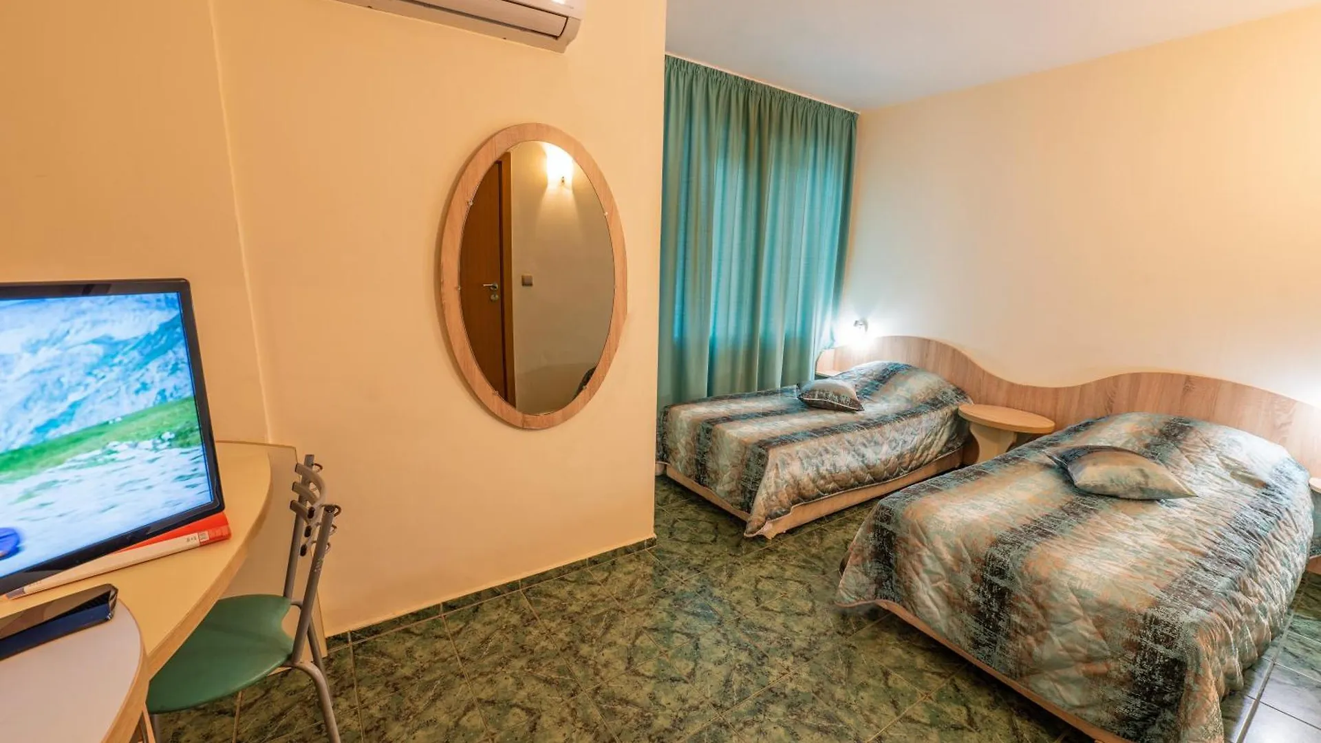 Hotel Color Varna 3*,