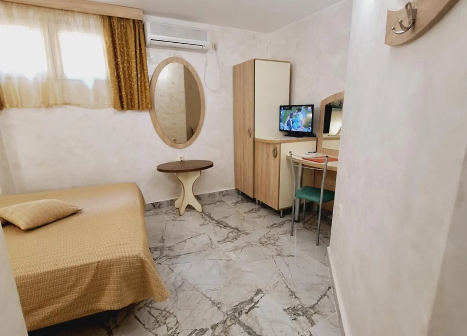 Hotel Color Варна 3*,